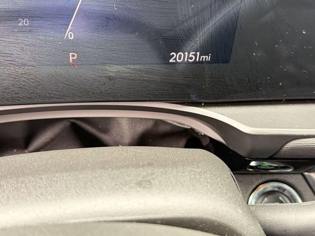 Used 2025 Buick Envista Sport Touring image 12