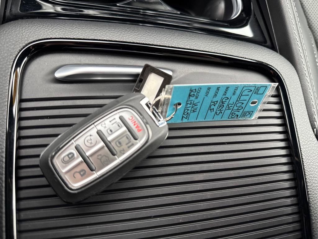 Used 2024 Chrysler Pacifica Limited w/ S Appearance Package image 41