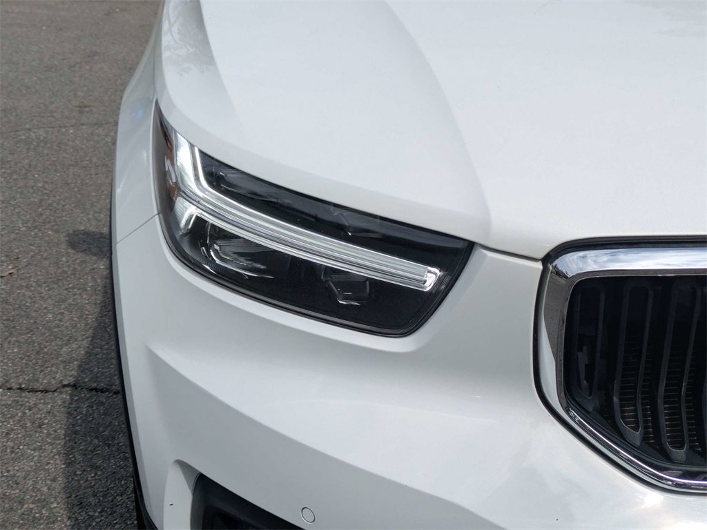 Used 2021 Volvo XC40 T5 Momentum w/ Protection Package Premier image 10