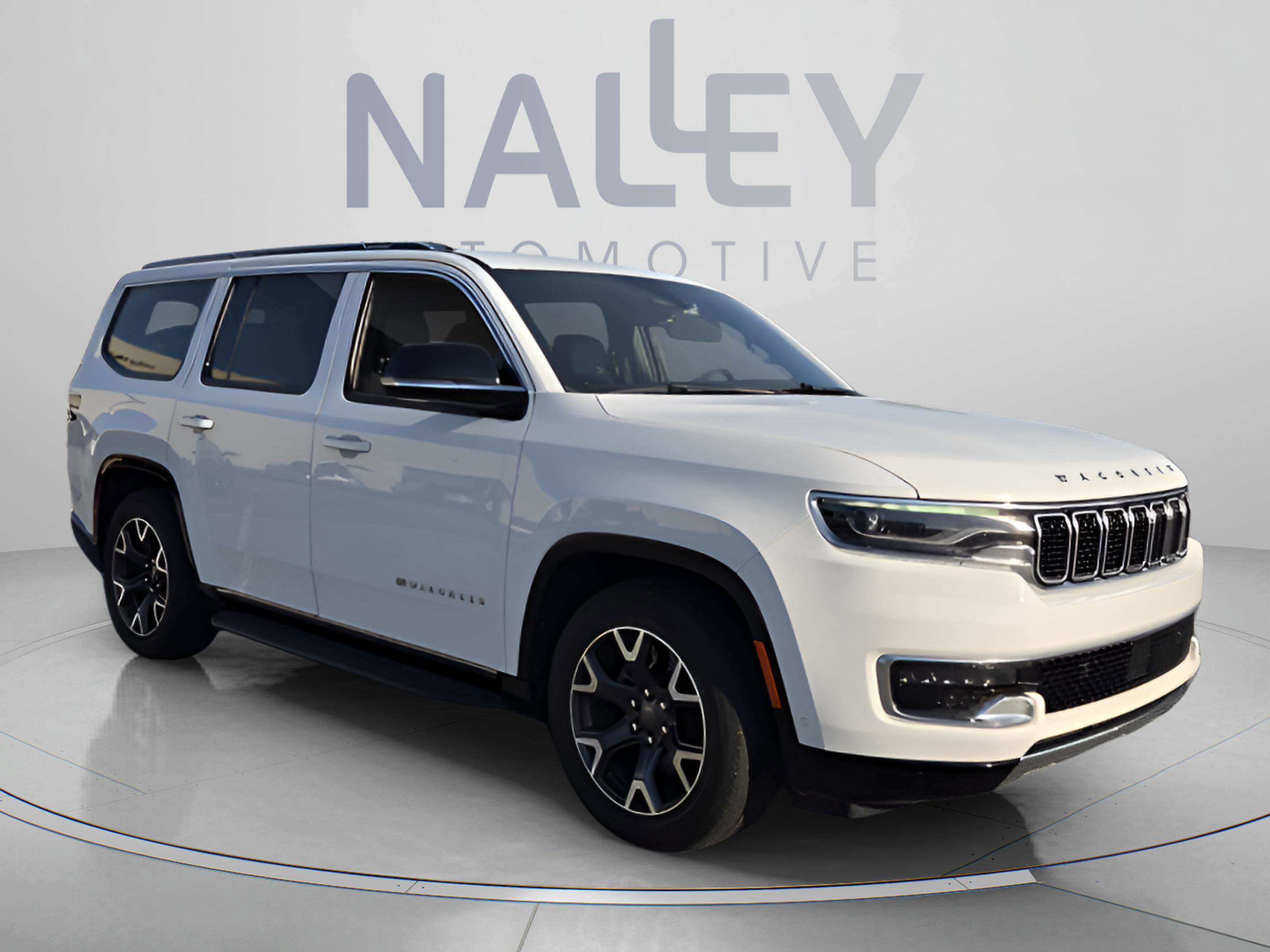 Used 2024 Jeep Wagoneer Series III AWD/4WD image 7