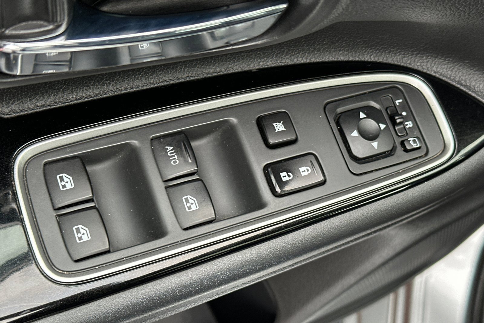 Used 2018 Mitsubishi Outlander GT image 15