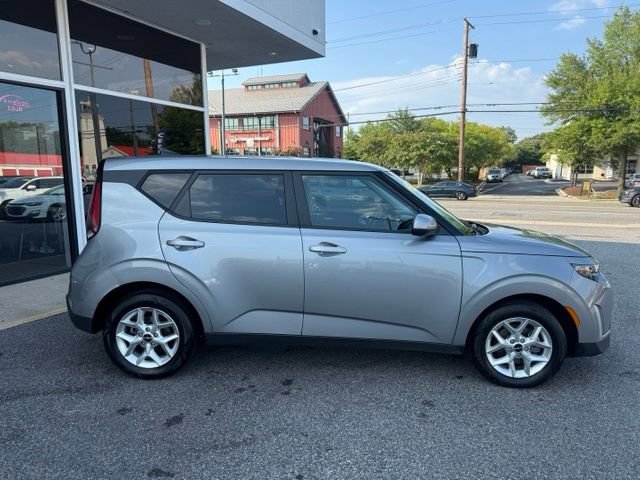 Used 2024 Kia Soul LX w/ Option Group 015 FWD image 23