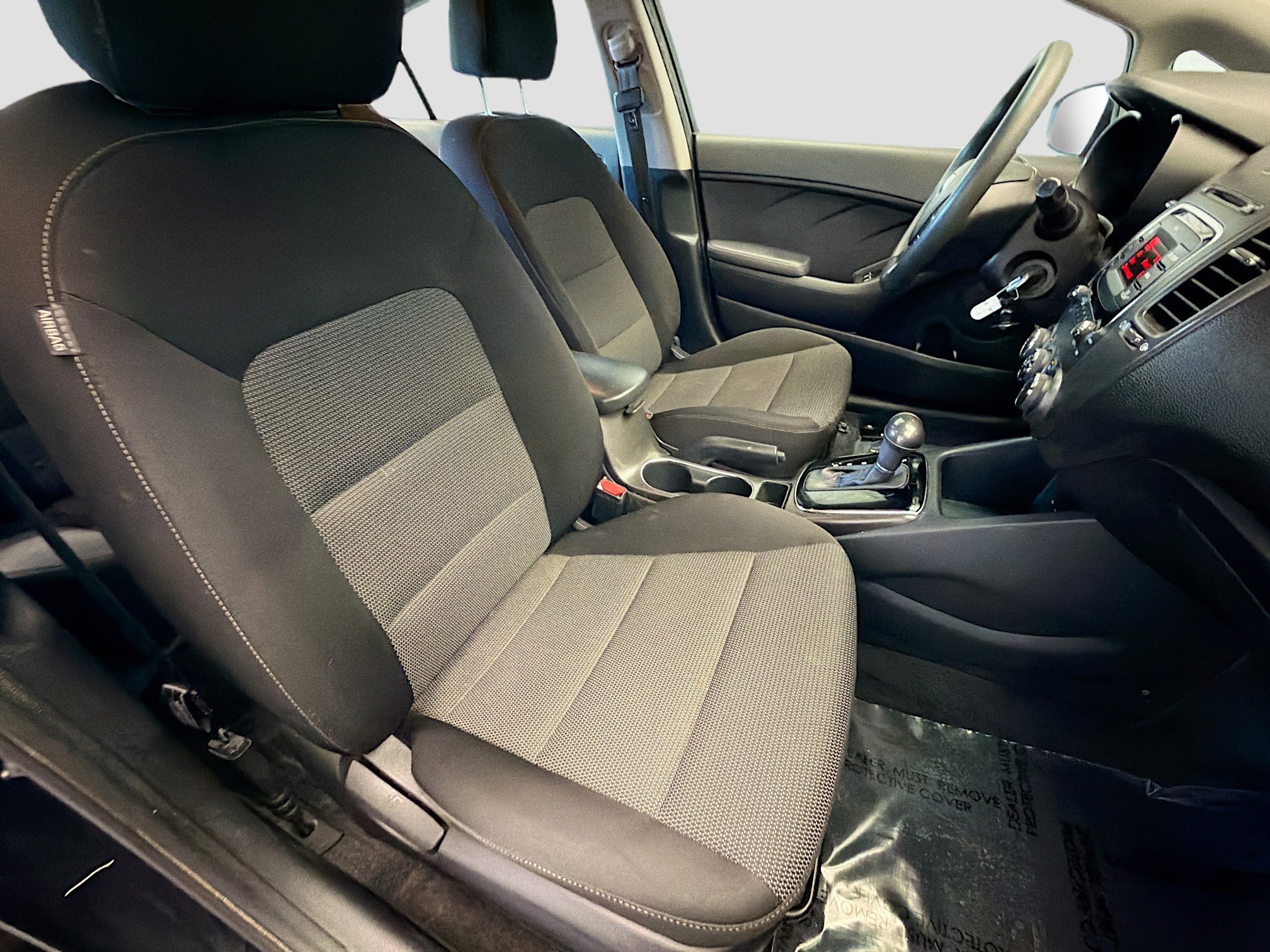 Used 2017 Kia Forte LX image 15