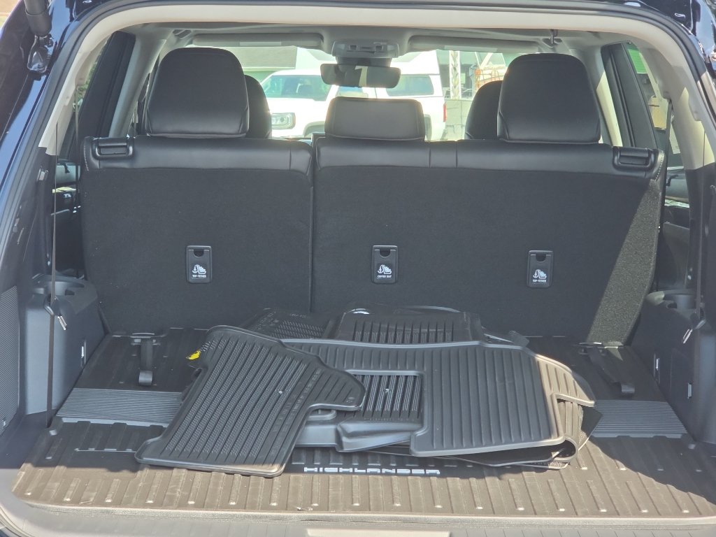New 2026 Toyota Highlander Limited AWD/4WD image 9