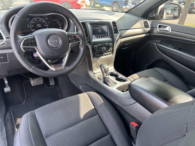 Used 2019 Jeep Grand Cherokee Laredo AWD/4WD image 18