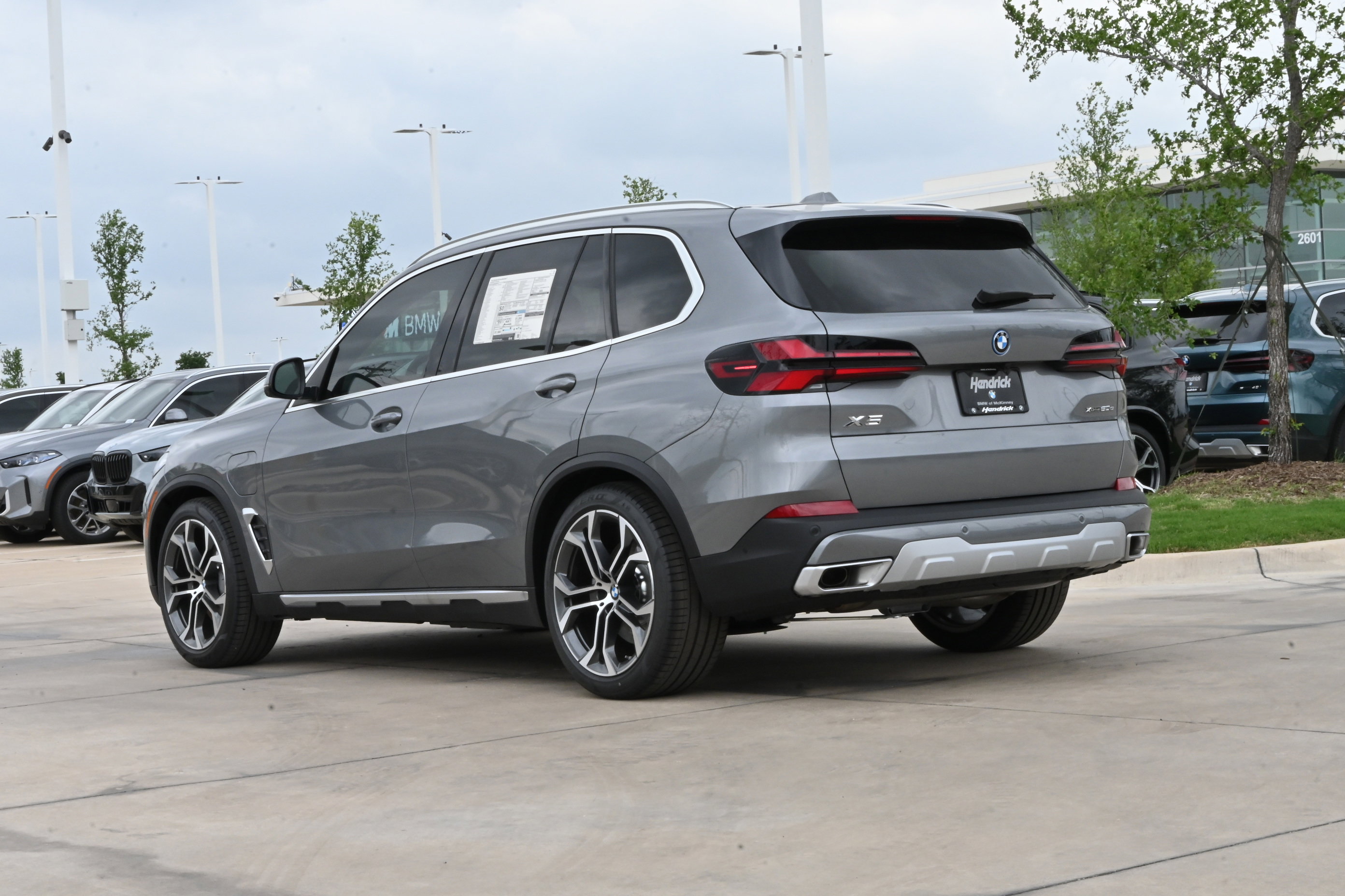 New 2026 BMW X5 xDrive50e w/ Executive Package AWD/4WD image 6