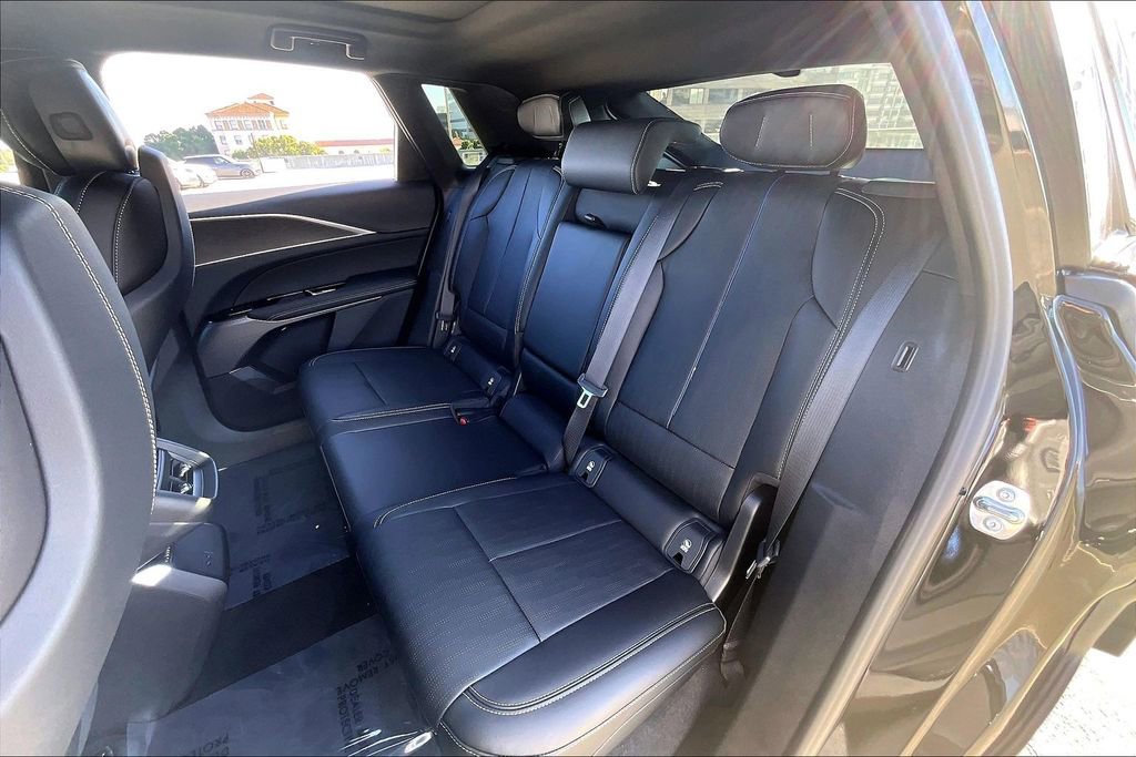 New 2026 Cadillac Lyriq Sport image 29