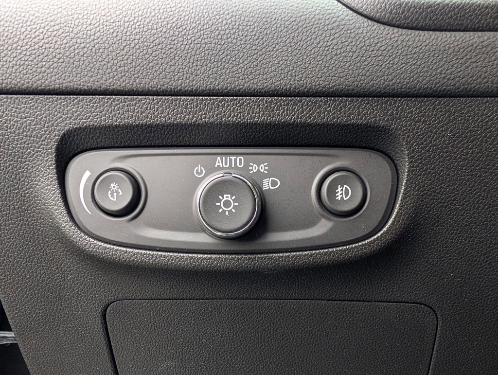 Used 2023 Buick Encore GX Select w/ Safety Package II image 26