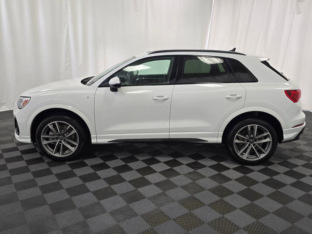 New 2025 Audi Q3 2.0T Premium image 3