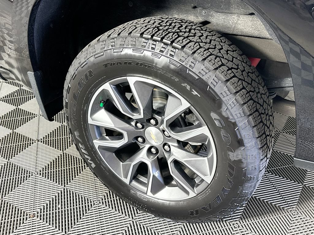 Used 2022 Chevrolet Silverado 1500 LT AWD/4WD image 37