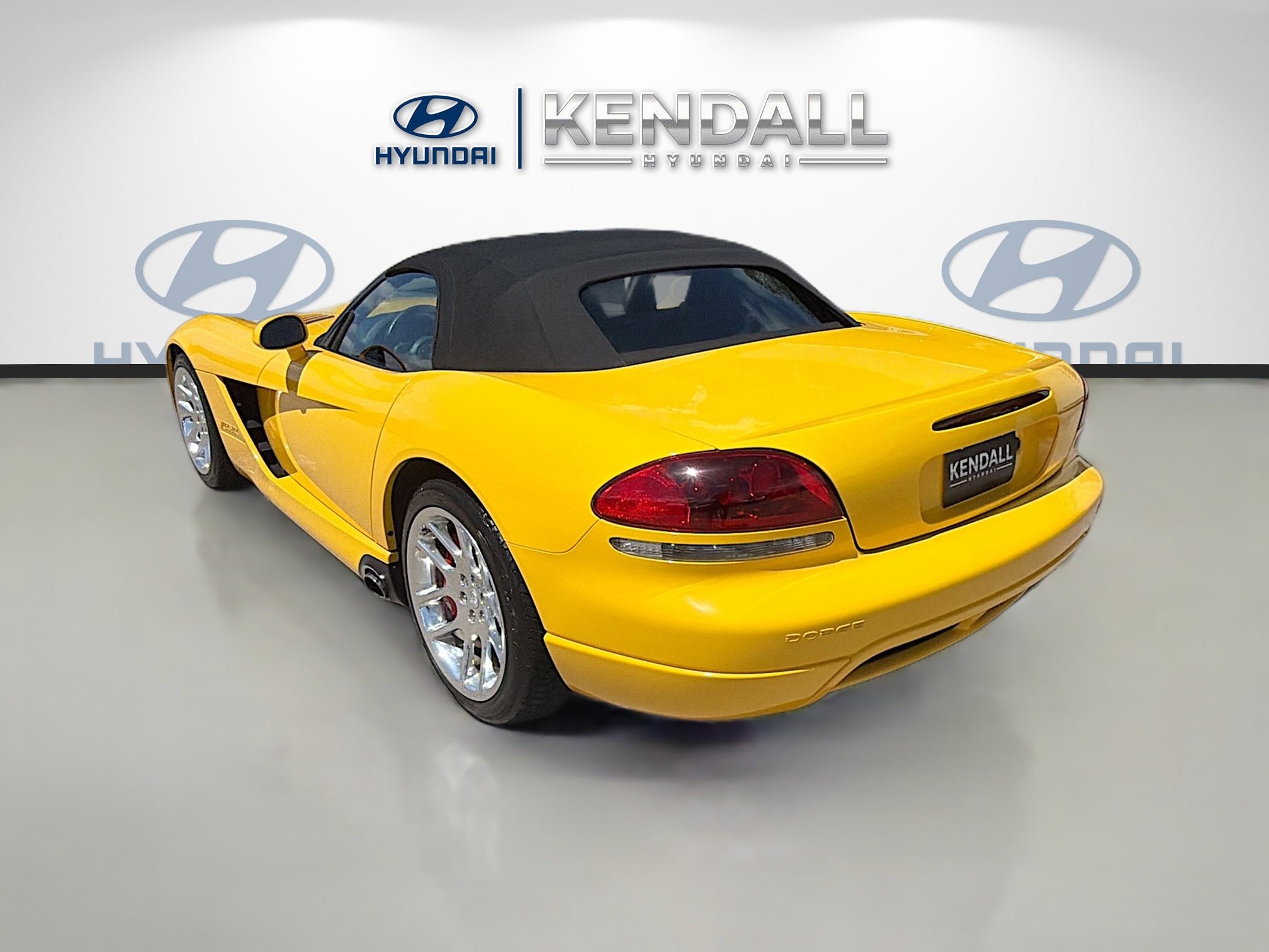 Used 2005 Dodge Viper SRT-10 image 4