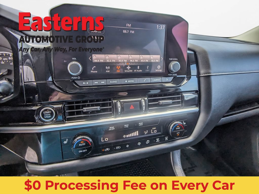 Used 2022 Nissan Pathfinder SV AWD/4WD image 24