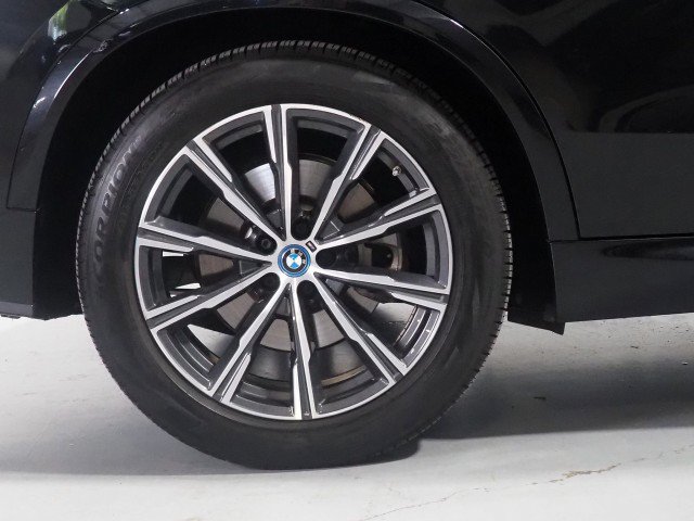 Used 2023 BMW X5 xDrive45e w/ Executive Package AWD/4WD image 59