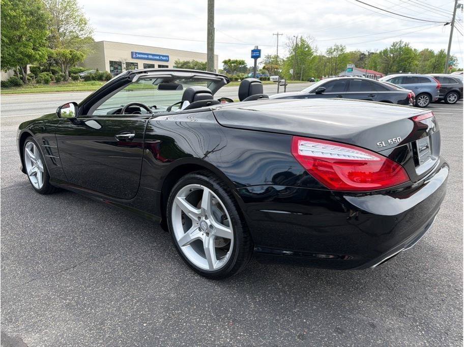 Used 2015 Mercedes-Benz SL 550 image 4