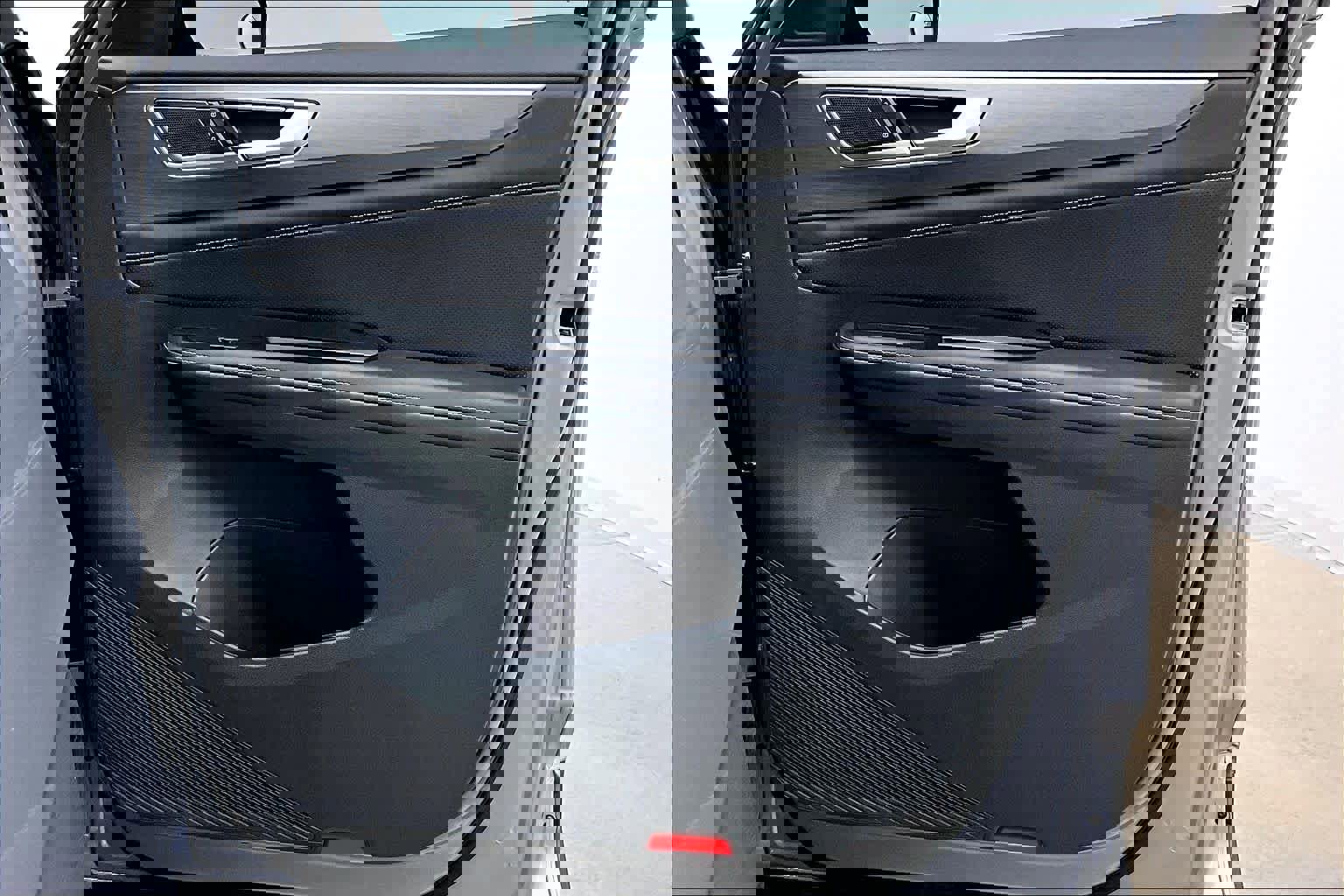 Used 2024 Volkswagen Atlas Cross Sport SE w/ Panoramic Sunroof Package image 27