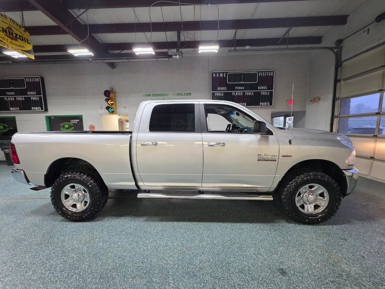 Used 2017 RAM 2500 SLT image 5