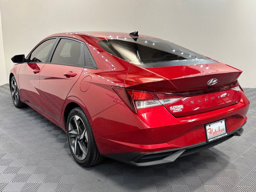 Used 2023 Hyundai Elantra SEL w/ Convenience Package FWD image 4