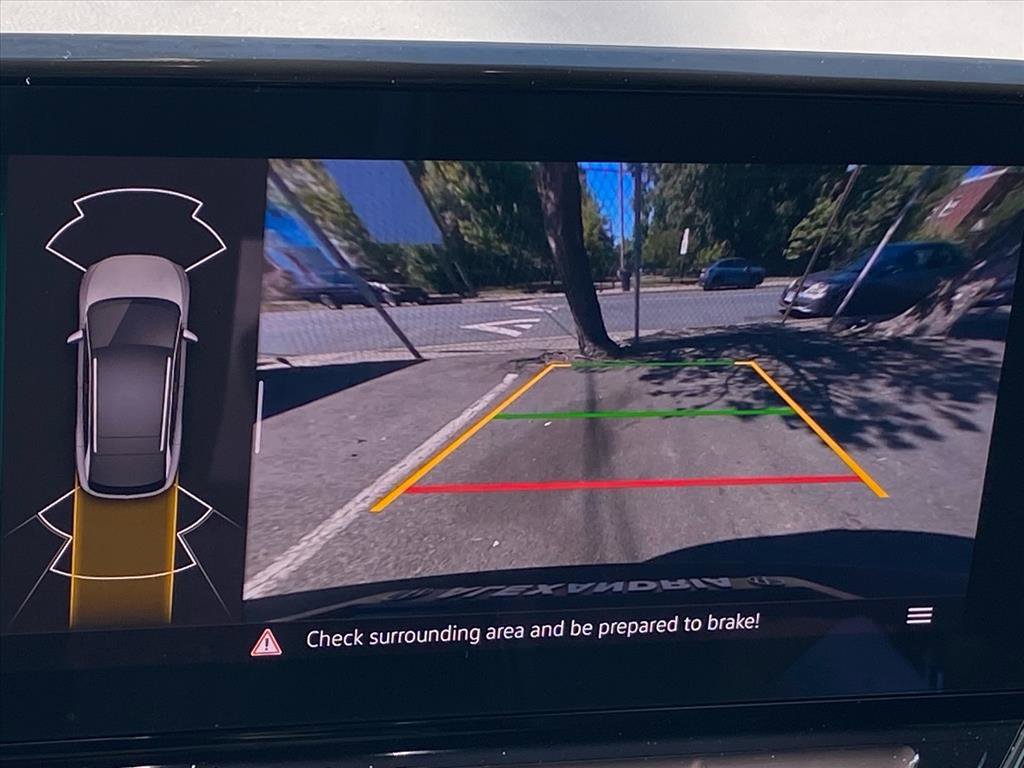 Certified 2022 Volkswagen ID.4 Pro RWD image 16