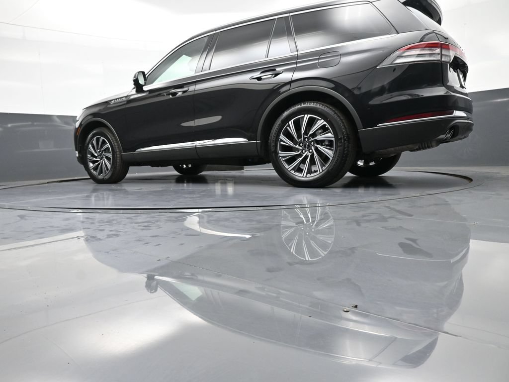 Used 2026 Lincoln Aviator AWD image 36