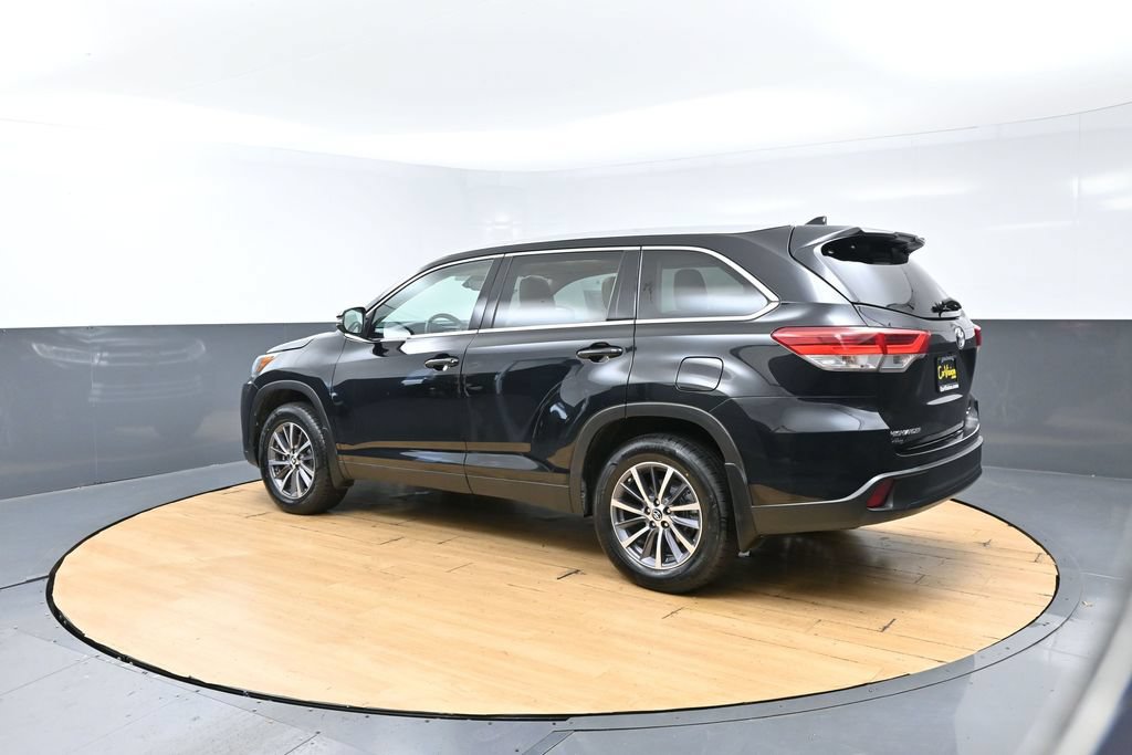Used 2019 Toyota Highlander XLE AWD/4WD image 6