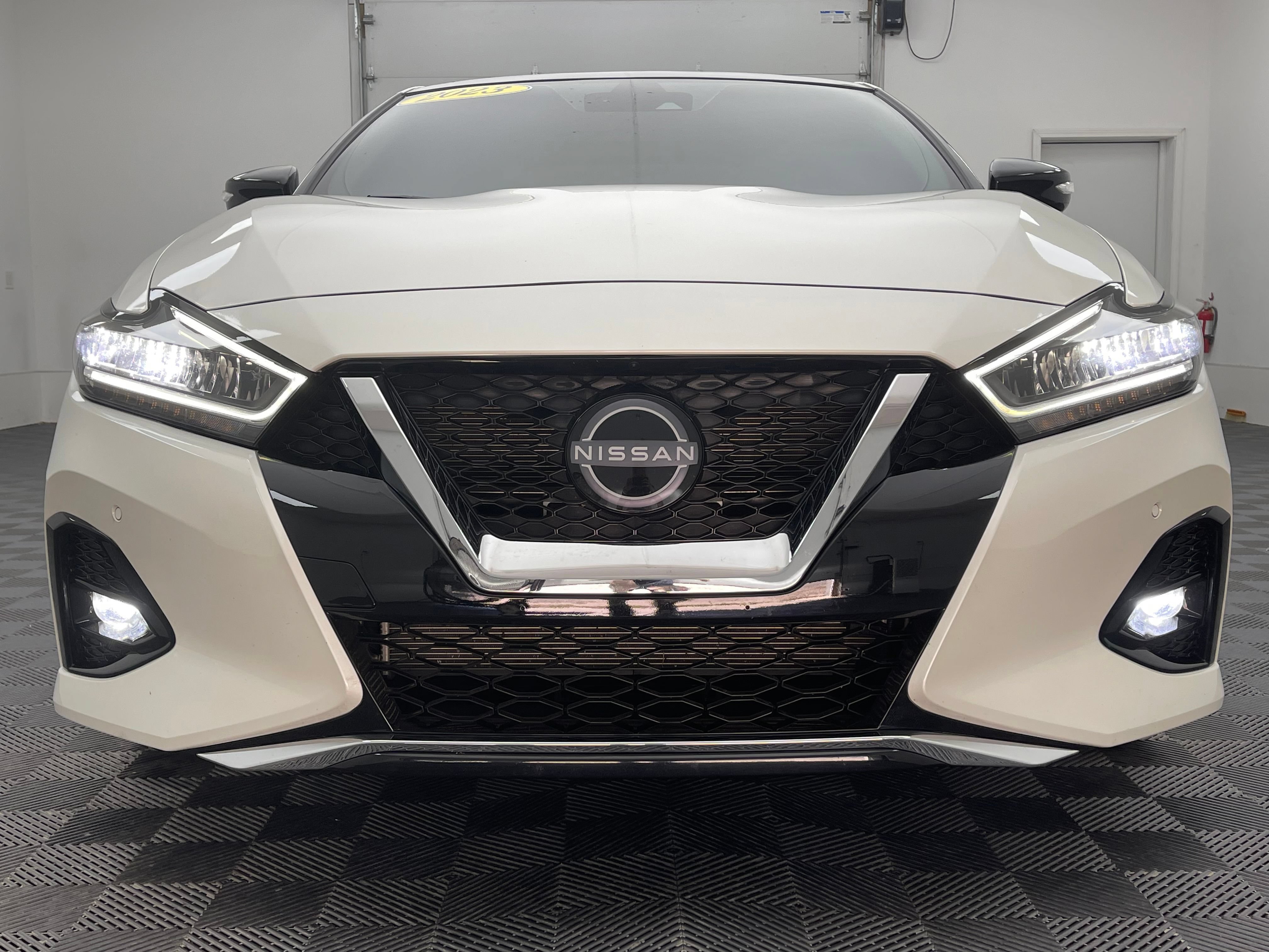 Used 2023 Nissan Maxima Platinum w/ Sport Mat Group FWD image 14