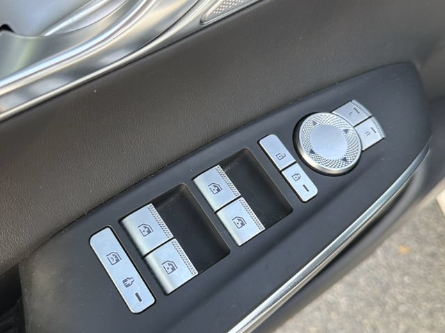 Used 2025 Genesis GV70 2.5T AWD/4WD image 19