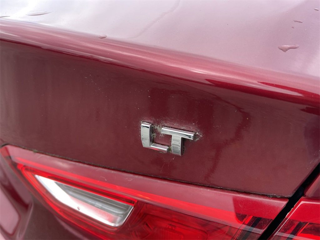 Used 2017 Chevrolet Malibu LT w/ Leather Package image 7