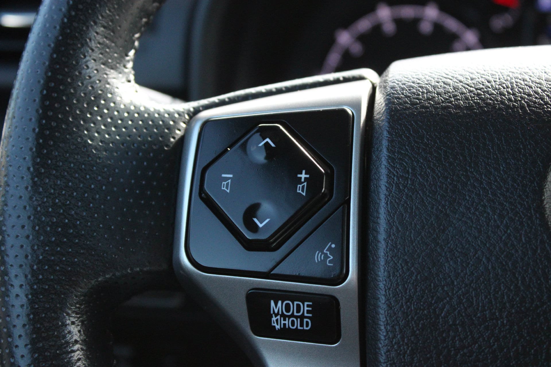 Used 2024 Toyota 4Runner SR5 Premium w/ Moonroof Package AWD/4WD image 30