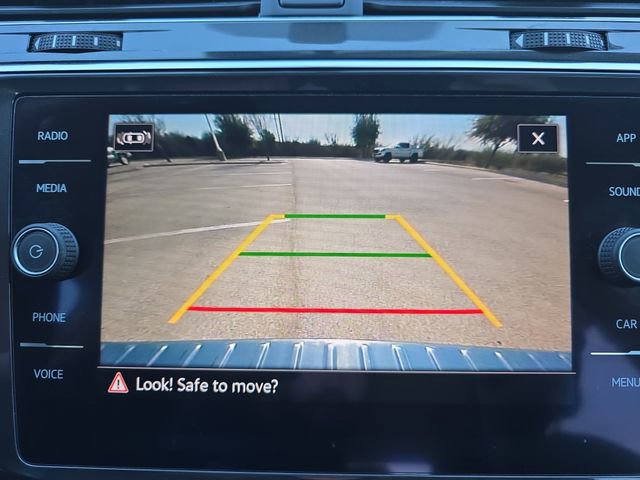 Used 2021 Volkswagen Tiguan SE image 23