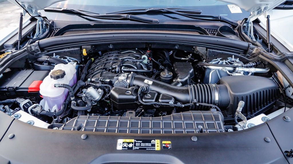 New 2025 Jeep Grand Cherokee Limited w/ Black Appearance Package image 32