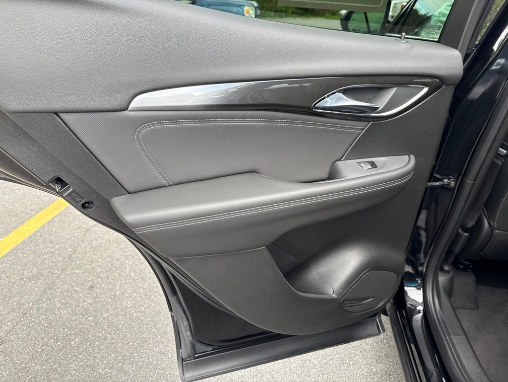 Used 2025 Buick Envision Preferred AWD/4WD image 43