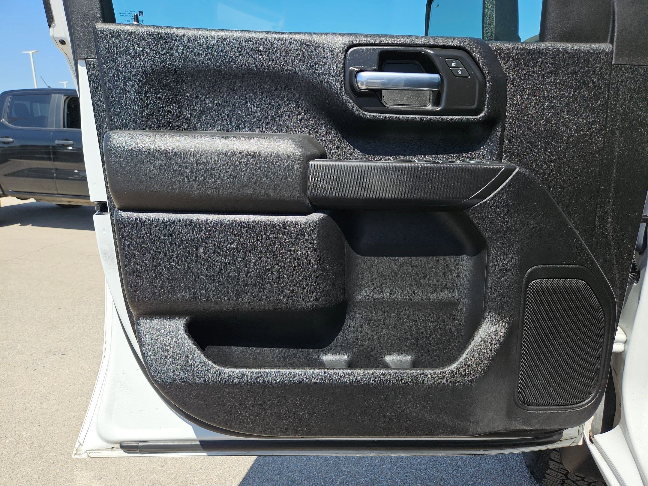 Used 2024 Chevrolet Silverado 2500 Custom w/ Custom Value Package image 11