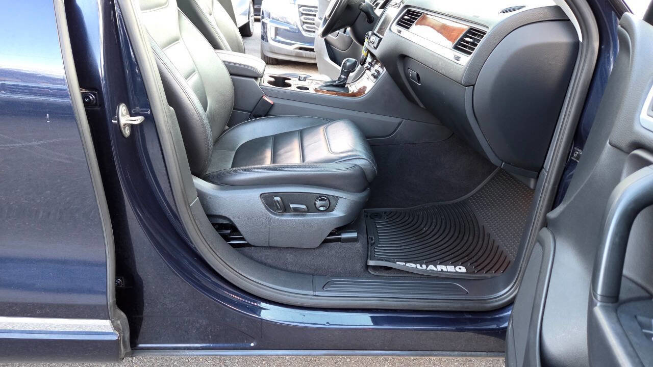 Used 2012 Volkswagen Touareg VR6 image 45