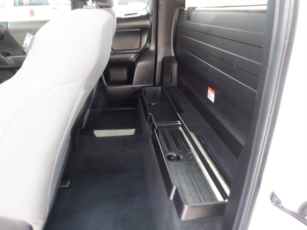 Used 2022 Toyota Tacoma SR image 12