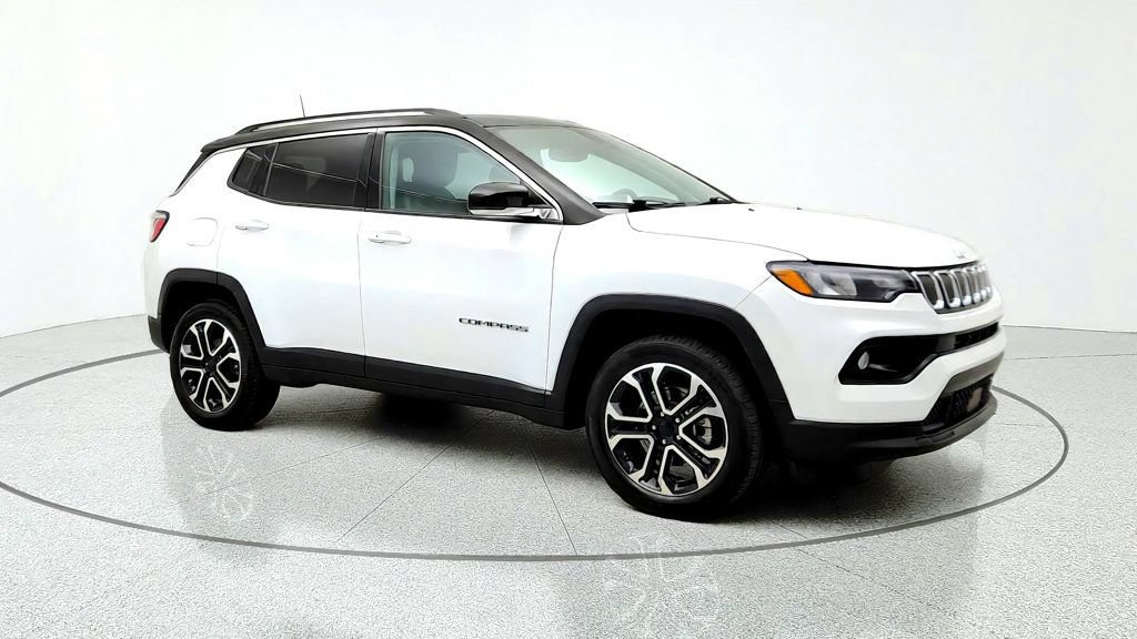 Used 2022 Jeep Compass Limited w/ Sun and Sound Group AWD/4WD image 3