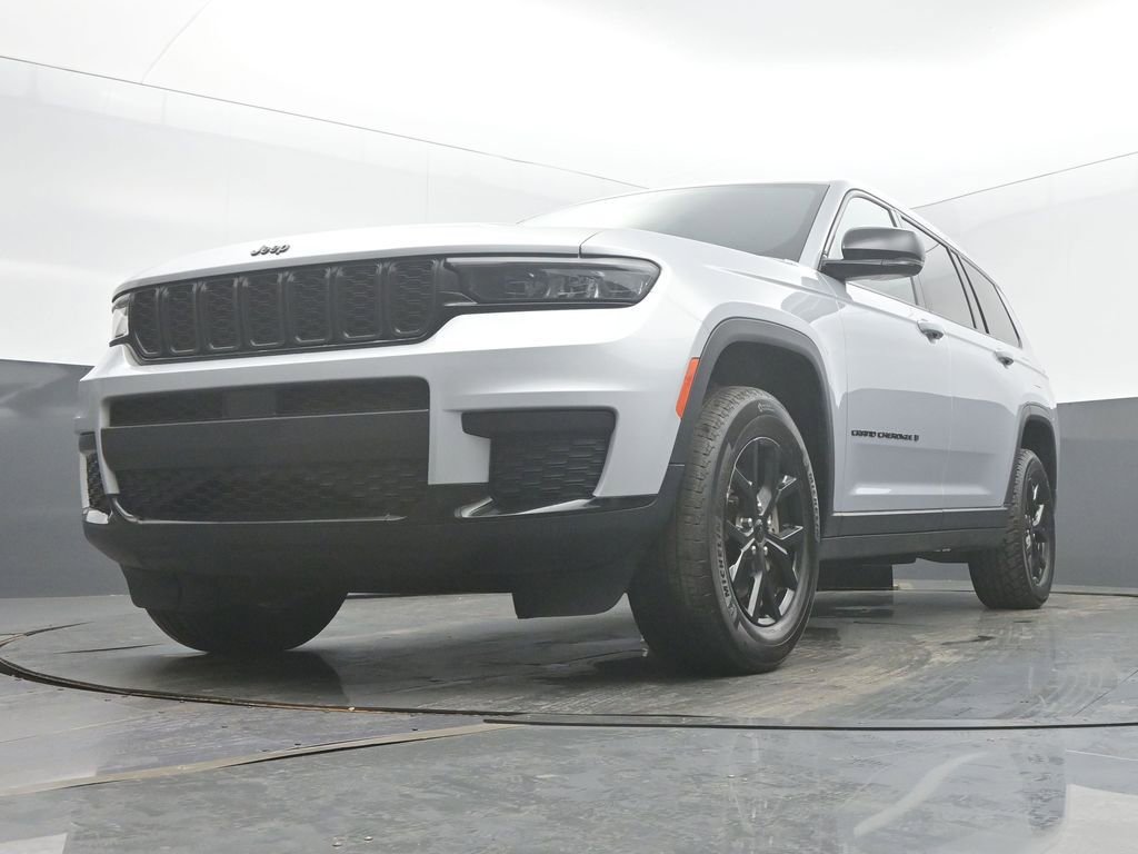 Used 2024 Jeep Grand Cherokee L Laredo AWD/4WD image 48