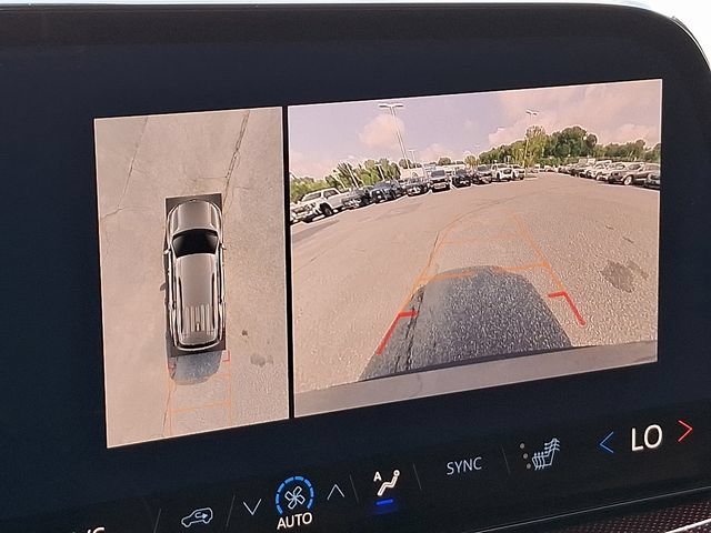 Used 2026 Chevrolet Traverse Z71 AWD/4WD image 13
