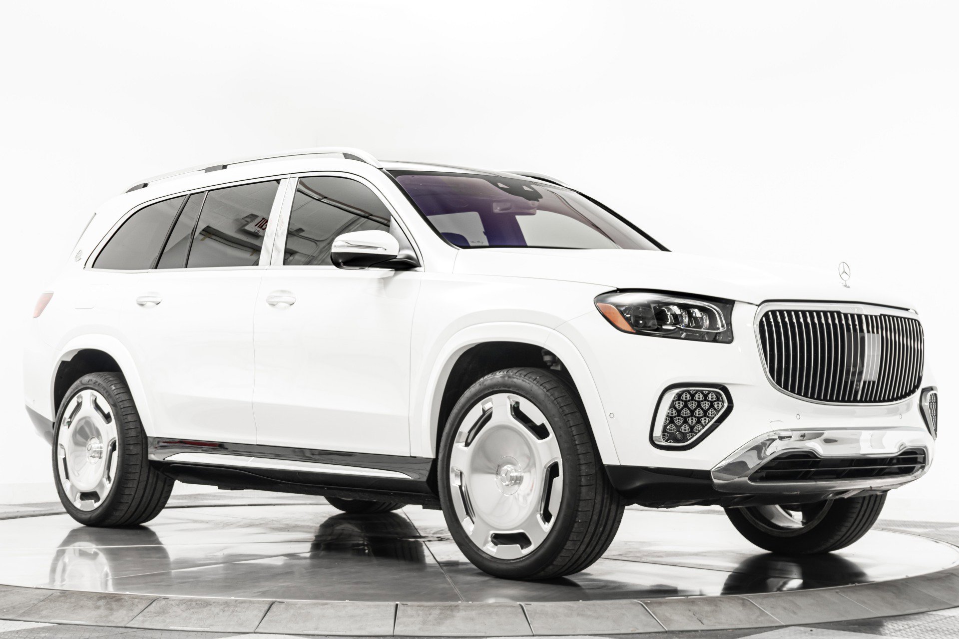 Used 2024 Mercedes-Benz Maybach GLS 600 4MATIC image 41
