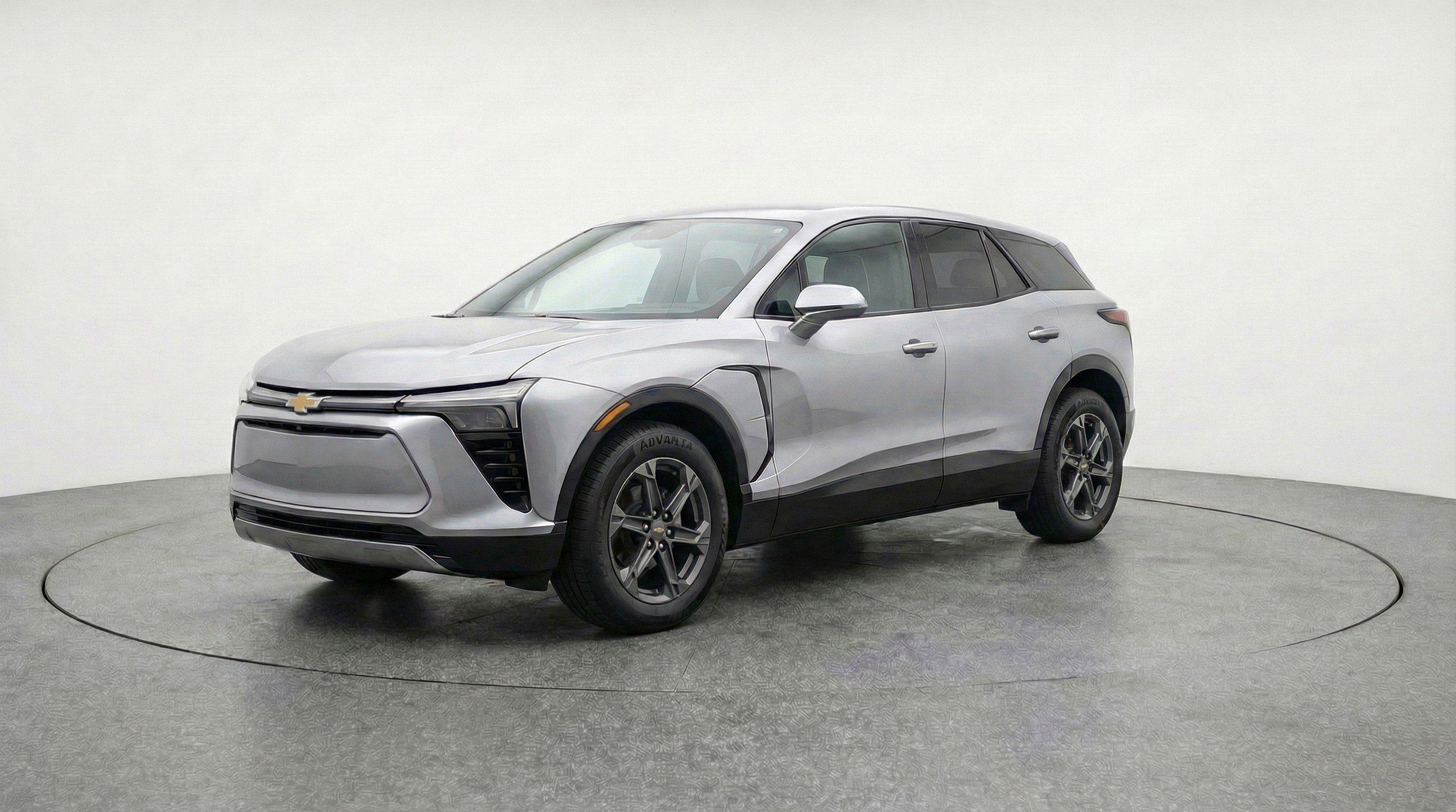 Used 2025 Chevrolet Blazer LT image 3