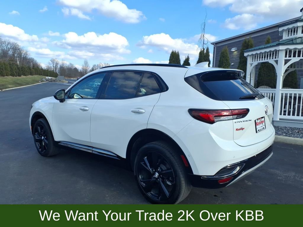 Used 2022 Buick Envision Essence w/ Technology Package II image 3