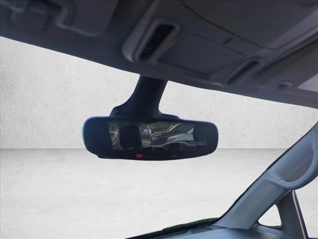 Used 2023 Chrysler Pacifica Limited image 11