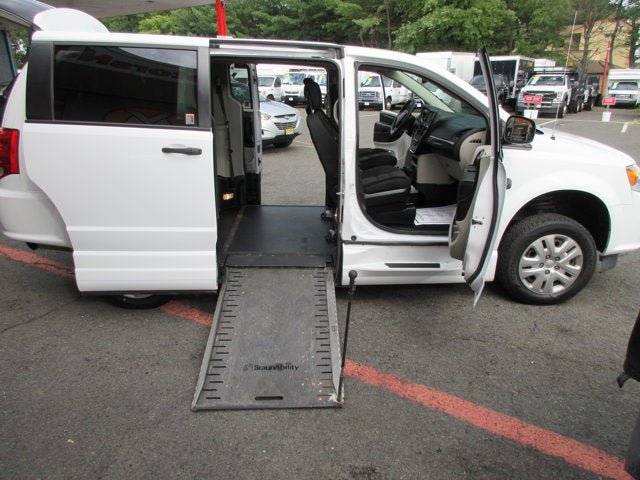 Used 2019 Dodge Grand Caravan SE