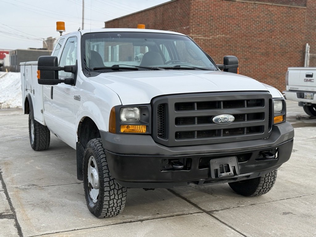 Used 2005 Ford F250 XL image 3