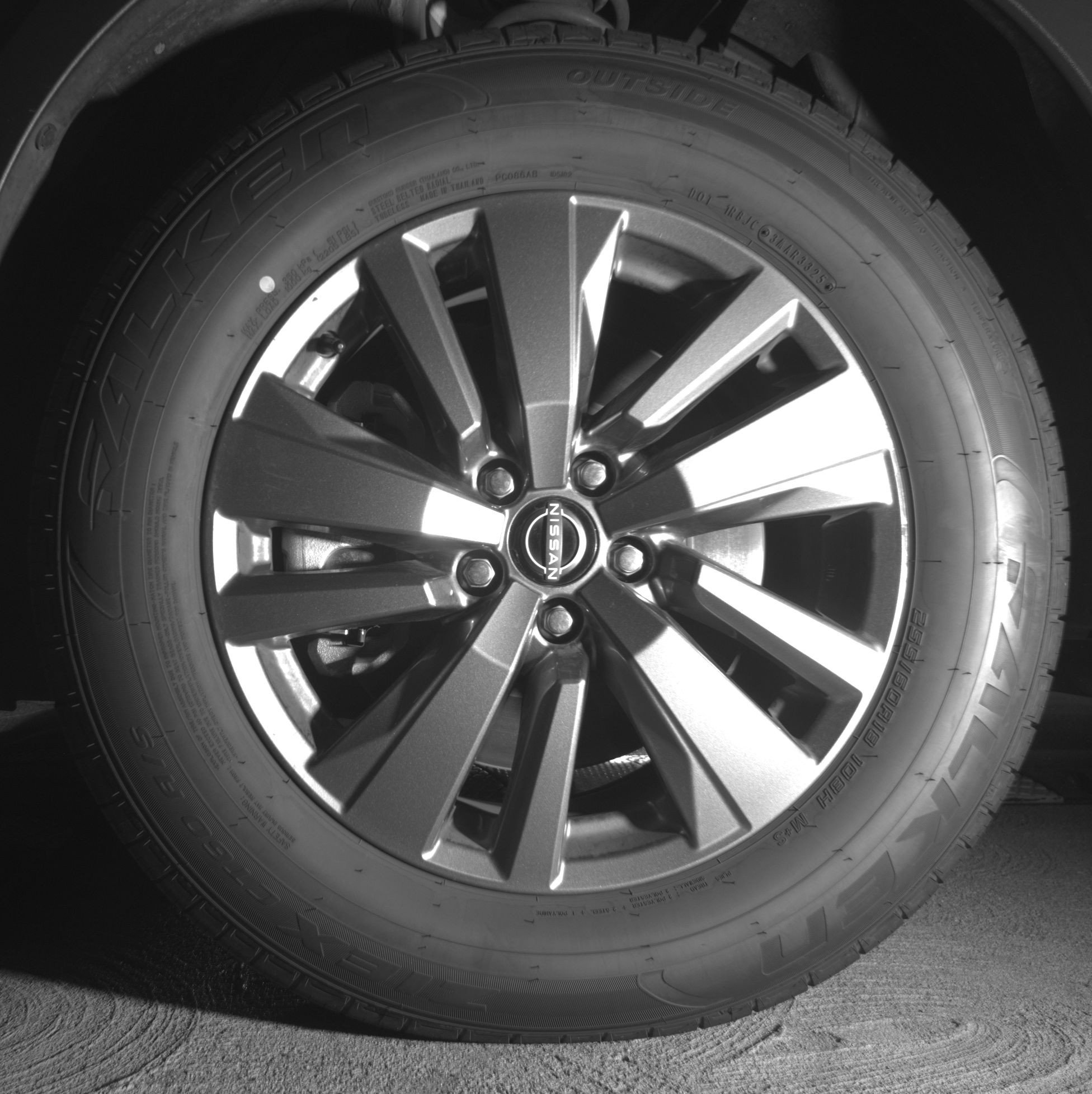 Used 2025 Nissan Pathfinder SV FWD image 12