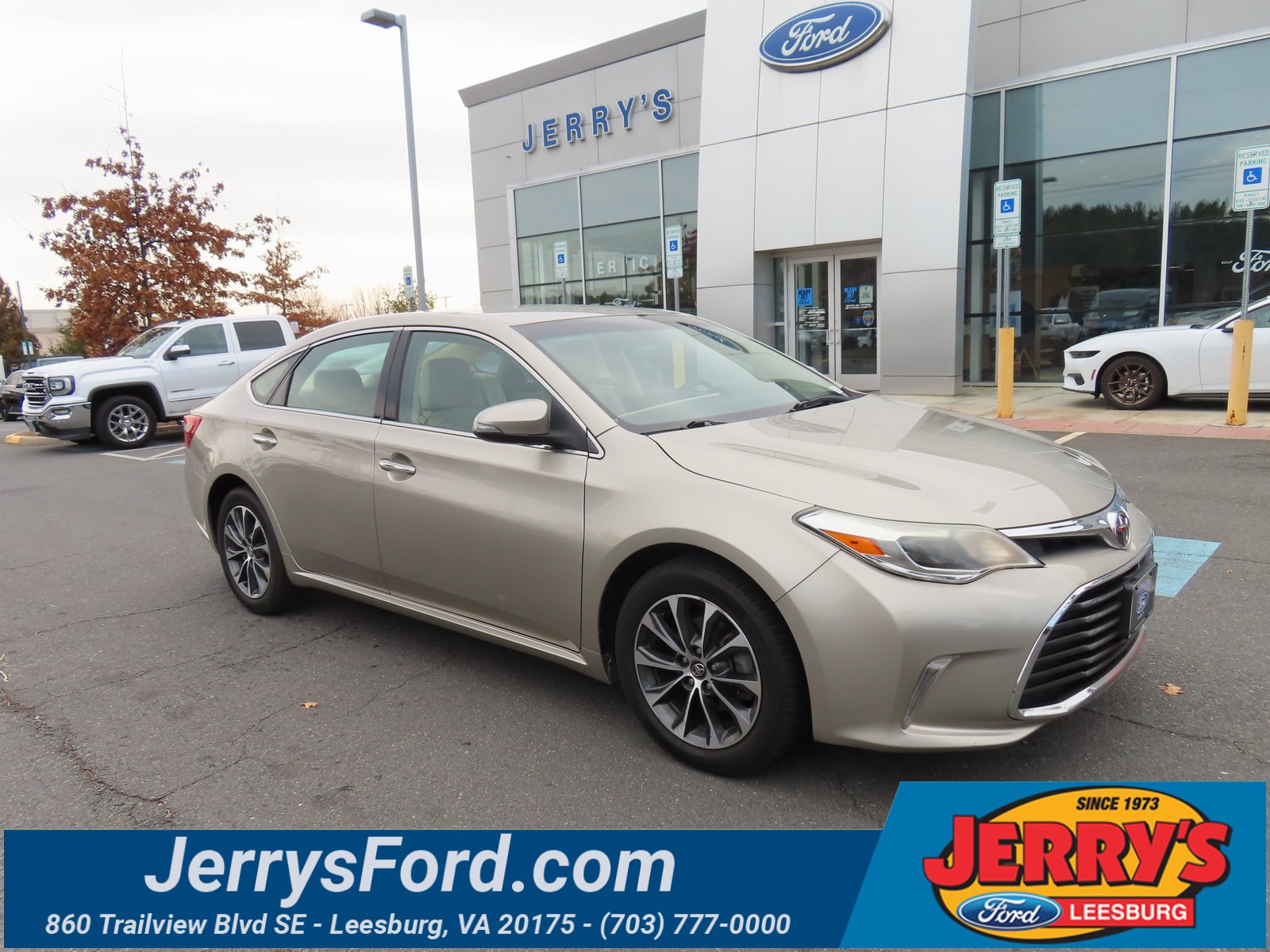 Used 2016 Toyota Avalon XLE Plus image 1