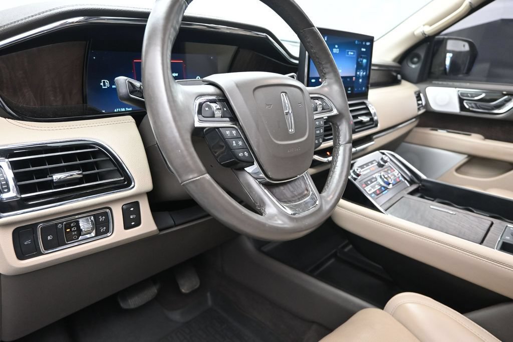 Used 2023 Lincoln Navigator Reserve AWD/4WD image 12