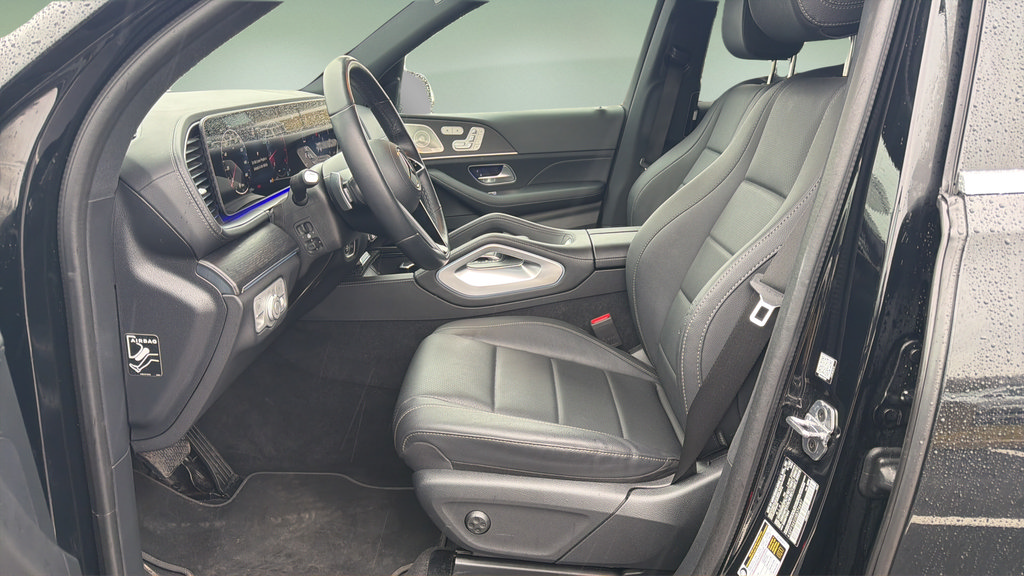Used 2025 Mercedes-Benz GLS 450 4MATIC image 13