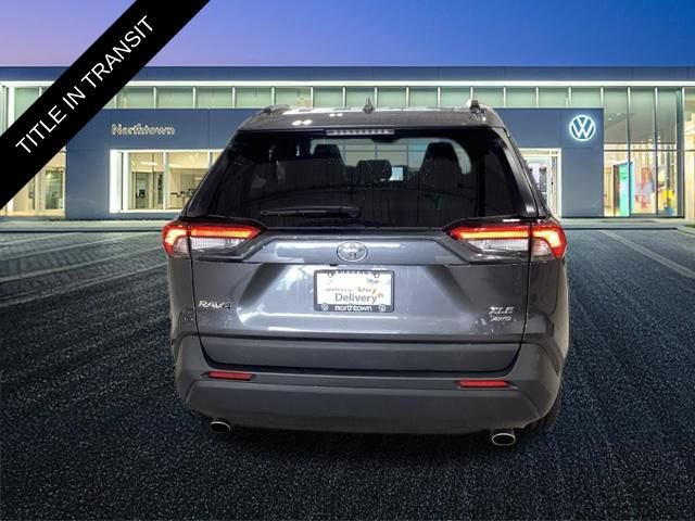 Used 2025 Toyota RAV4 XLE AWD/4WD image 25