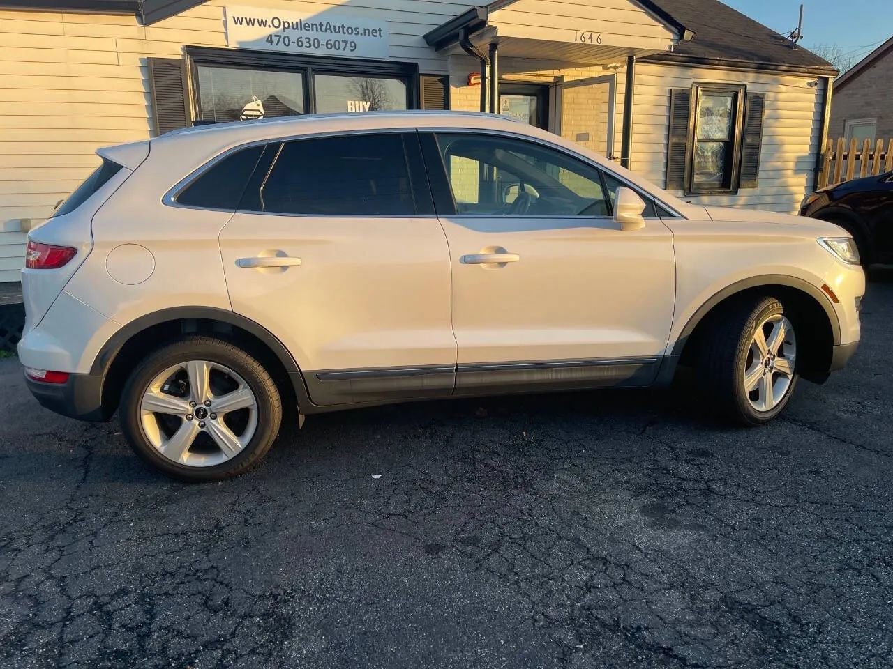 Used 2017 Lincoln MKC Premiere FWD image 9
