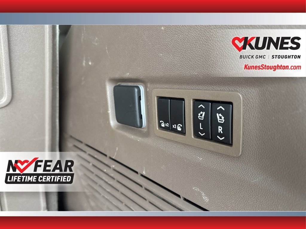 Used 2023 GMC Yukon Denali w/ LPO, Floor Liner Package image 47